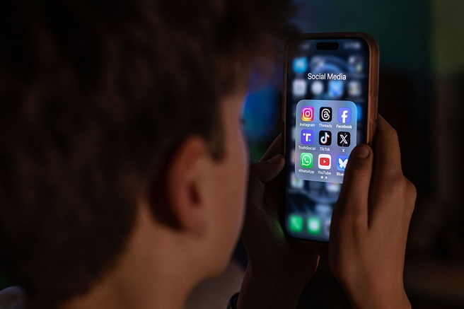 Sociale media Instagram, Threads, Facebook, TruthSocial, TikTok, X, WhatsApp, YouTube stock (bron: Matt Cardy/Getty Images)