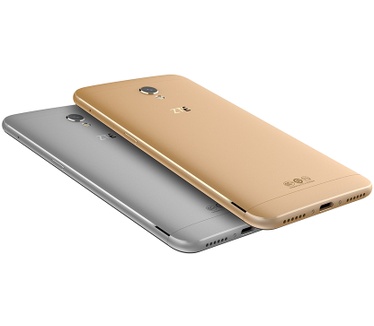 ZTE V7