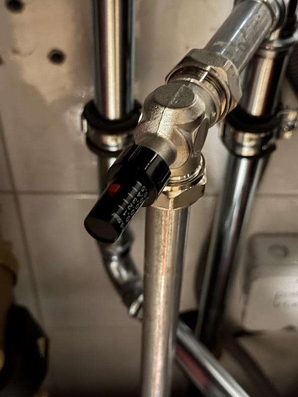 Afbeeldingslocatie: https://tweakers.net/i/Ngqa9fJuMh-MrrDFyOrZY5jo6dA=/x800/filters:strip_icc():strip_exif()/f/image/EXJeyTsB23ijRR3kYc90vFHQ.jpg?f=fotoalbum_large