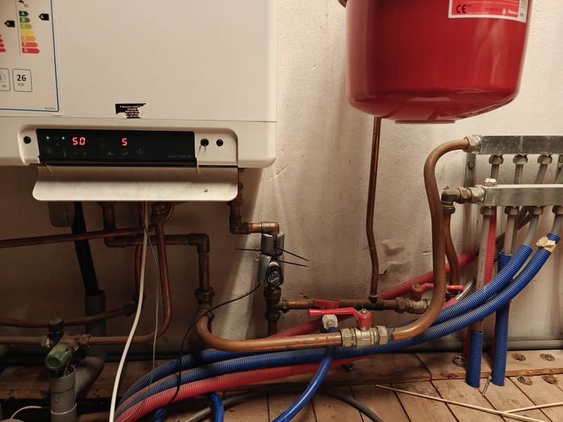 Afbeeldingslocatie: https://tweakers.net/i/NhrUX0XcROuZqrB7HcGQJ-h_-8I=/800x/filters:strip_icc():strip_exif()/f/image/oP2YxBBlA6pEI9J7QzbcPdgj.jpg?f=fotoalbum_large