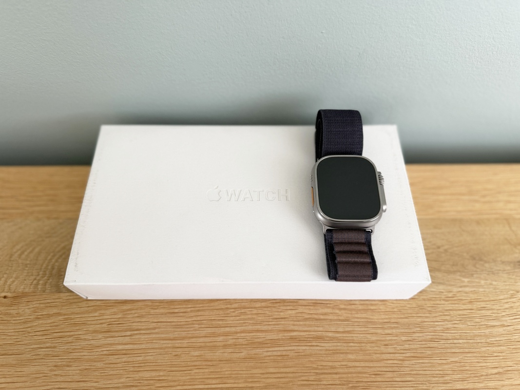 Apple Watch Ultra 2 / Alpine Loop - L / meerdere bandjes aangeboden ...
