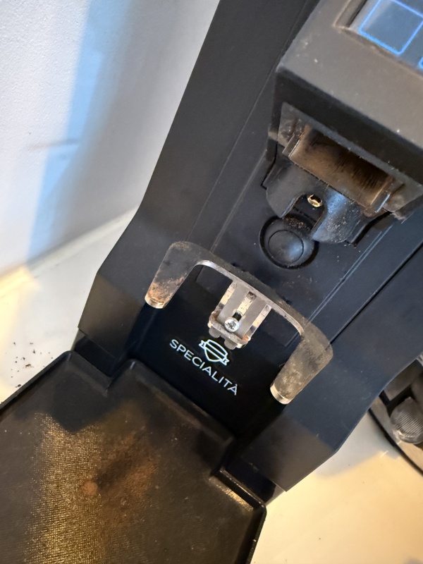 Afbeeldingslocatie: https://tweakers.net/i/NkyLLAWWRKtjy4wbNnVNv7V6hhM=/x800/filters:strip_icc():strip_exif()/f/image/FGJeCeXr2LAU7qlQoQlm2cnq.jpg?f=fotoalbum_large