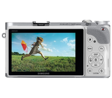 Samsung NX300M + 18-55mm f/3.5-5.6 OIS i-Function + SEF-8A Flitser Wit