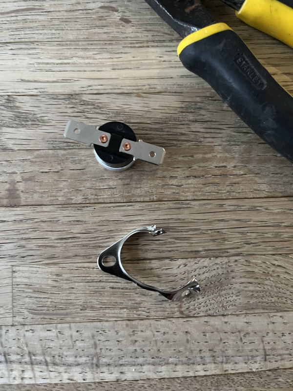 Afbeeldingslocatie: https://tweakers.net/i/NpsbaOwWJvw8IE-UmExmCnmTyFU=/x800/filters:strip_icc():strip_exif()/f/image/rBpqhjpGolrPwmD8GOLz02iB.jpg?f=fotoalbum_large
