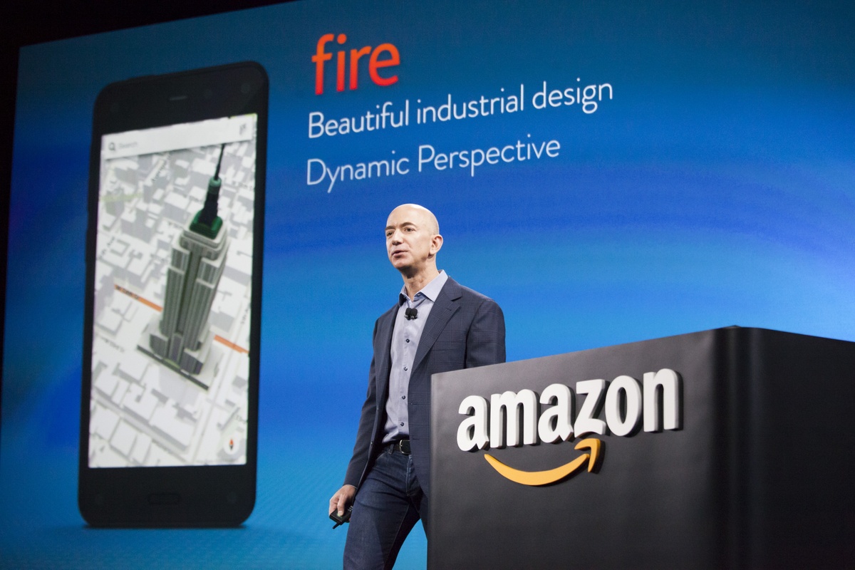 'Amazon waagt twaalf jaar na Fire Phone-flop nieuwe poging op ...