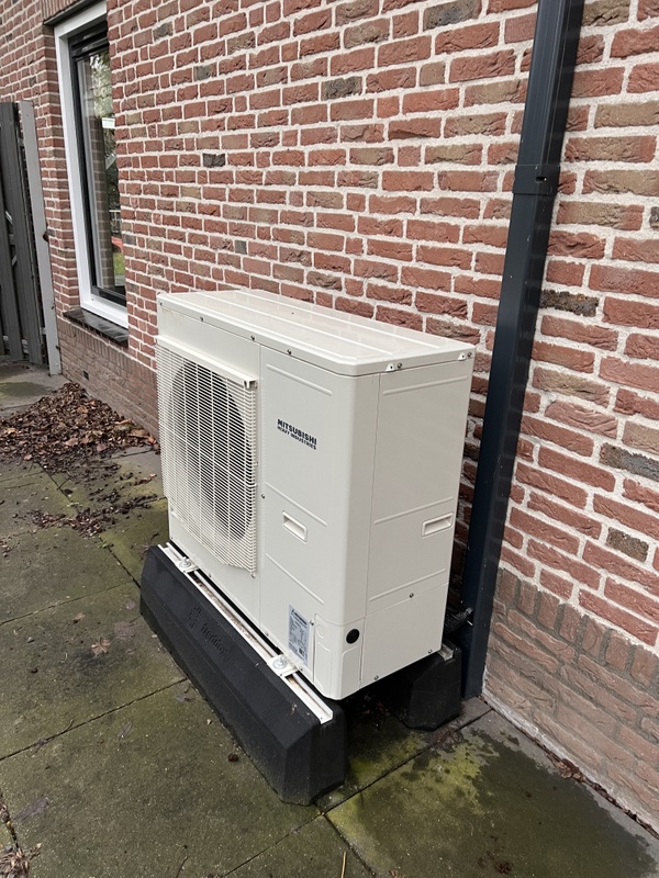 Afbeeldingslocatie: https://tweakers.net/i/Nrit67_xlqJo_p09IZa83Q3vHjk=/x800/filters:strip_icc():strip_exif()/f/image/PAyEc0FpcHJoSKyA470qSbJN.jpg?f=fotoalbum_large