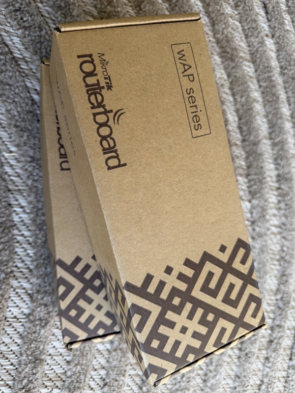 Nieuwe MikroTik wAP LTE kit 4G buitenrouter / WiFi –compleet aangeboden ...