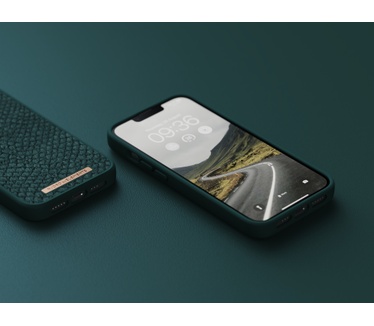 Njord byElements Salmon Leather Magsafe