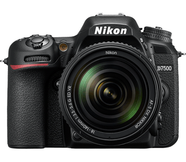 Nikon D7500 + AF-S 18-140mm VR