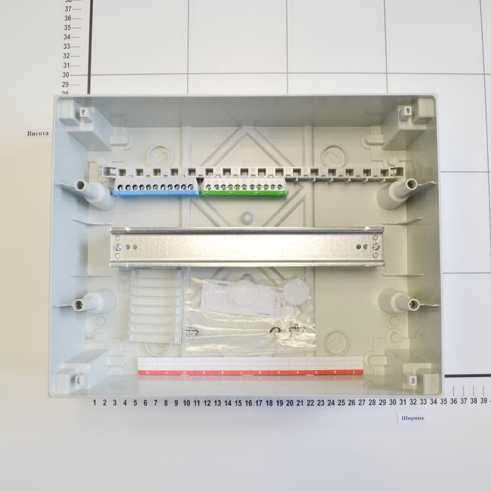 ABB Mistral kastje met toebehoren