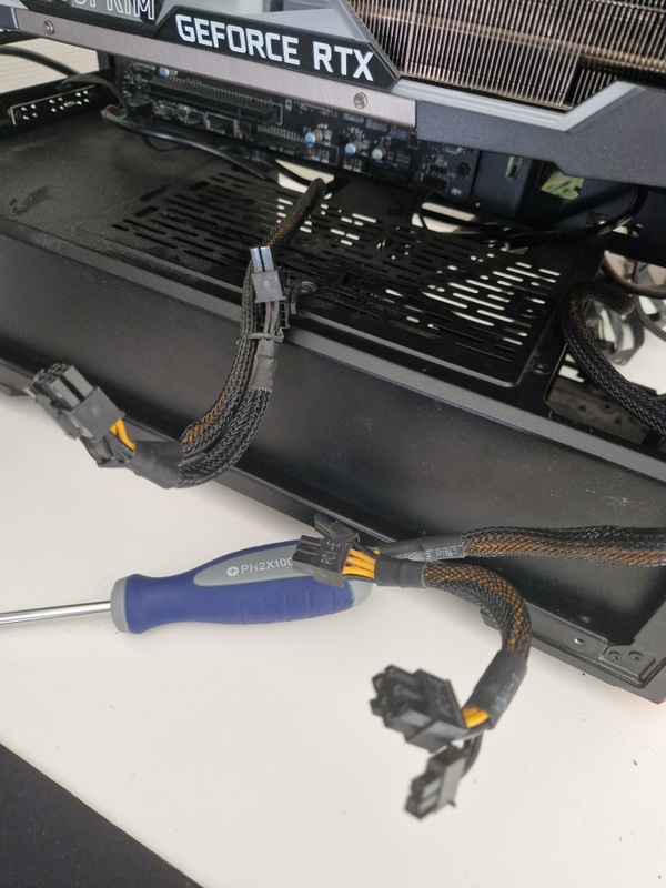 Afbeeldingslocatie: https://tweakers.net/i/O1iEjRWy0oydC-S1cVMLOlxDCGs=/x800/filters:strip_icc():strip_exif()/f/image/hLlmyHkxc84LX89GXoc4Tj8m.jpg?f=fotoalbum_large