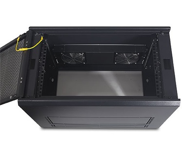 APC AR8213