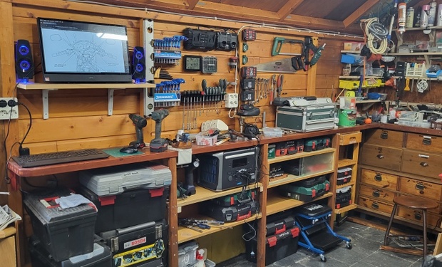 Afbeeldingslocatie: https://tweakers.net/i/O4Y25DJLFkBV6xT0YtMLrG6egGM=/620x/filters:strip_icc():strip_exif()/m/878181/1VMRPZVSJMB0AM1SqW4VRckS68ZGg9JOSYsSeIAoPOUAraFq1V.jpeg?f=620xauto