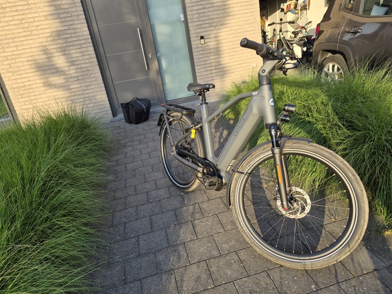 Afbeeldingslocatie: https://tweakers.net/i/O5zyA74LQcLzpa1P0b7u5a0xUbs=/800x/filters:strip_icc():strip_exif()/f/image/pbsoofwYAIcmy7qcO75u8hXs.jpg?f=fotoalbum_large