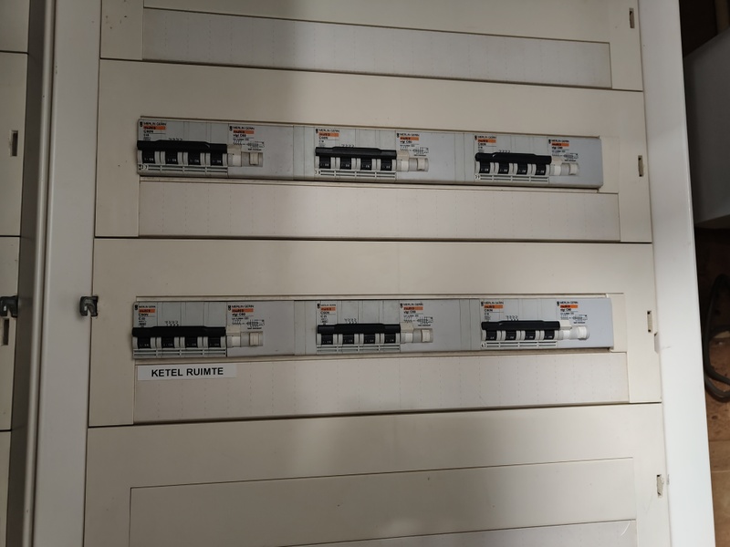 Afbeeldingslocatie: https://tweakers.net/i/O6cZTUlamXuqVM_5hm50SDOHOQ4=/800x/filters:strip_icc():strip_exif()/f/image/zGmIR0KbU2uG98yC40EIi4SJ.jpg?f=fotoalbum_large