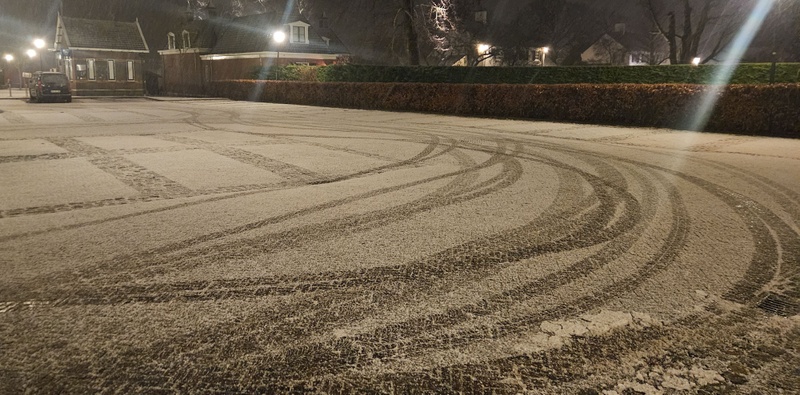 Afbeeldingslocatie: https://tweakers.net/i/OFhVt7ooyD8ljt-j10jgLFlflAg=/800x/filters:strip_icc():strip_exif()/f/image/nSQXkTYt7eXkzowHYGEduS1s.jpg?f=fotoalbum_large