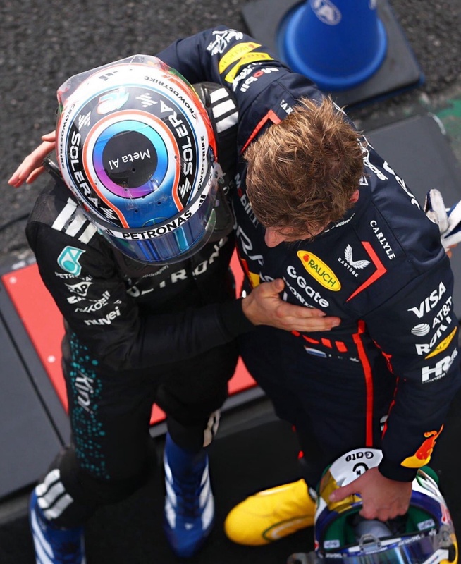 Afbeeldingslocatie: https://tweakers.net/i/OIgKQHXovcpxbJsw3CK5fhFvbRU=/x800/filters:strip_icc():strip_exif()/f/image/kWyuQVHuNYga4BVoy98QobHz.jpg?f=fotoalbum_large