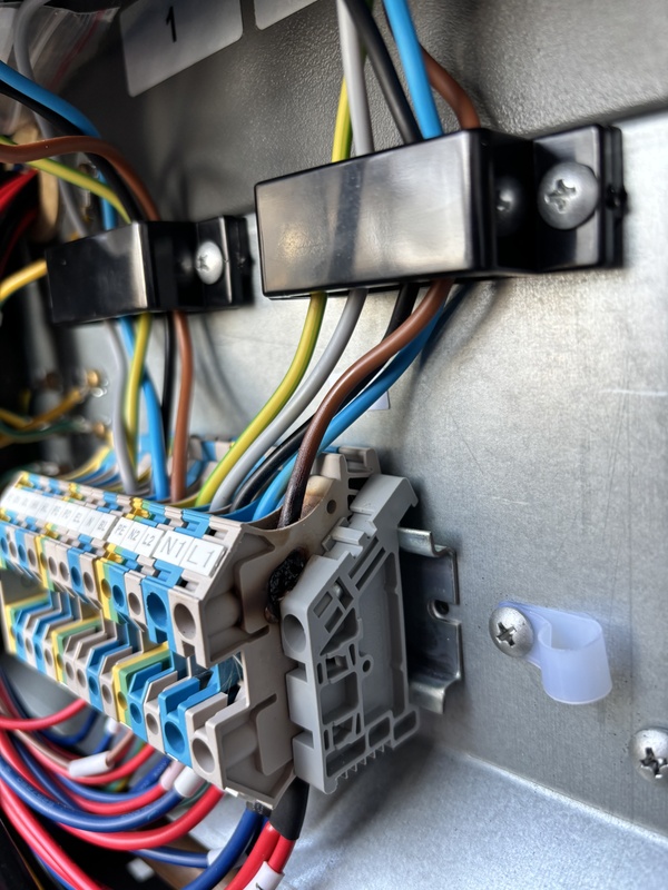 Afbeeldingslocatie: https://tweakers.net/i/OJQO3qfdNt_QNl0LflrXp-R74V8=/x800/filters:strip_icc():strip_exif()/f/image/V2N4oWuk4clRGjdXwU7qWL6n.jpg?f=fotoalbum_large