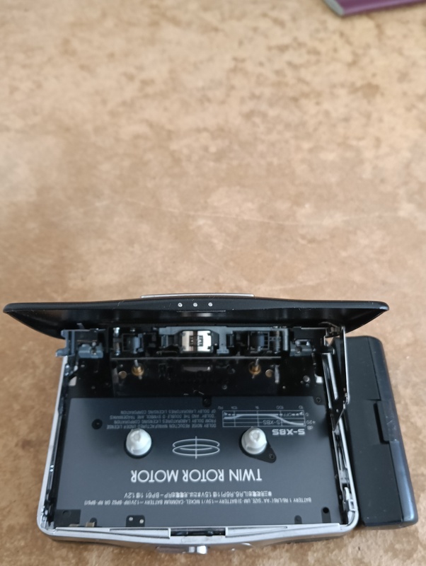 Afbeeldingslocatie: https://tweakers.net/i/OQgCnobi-3iLqFlk16xnn5NjZoE=/x800/filters:strip_icc():strip_exif()/f/image/ZWUrT2WsGO8zC14GYPHA2pLg.jpg?f=fotoalbum_large