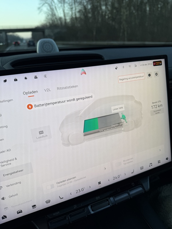 Afbeeldingslocatie: https://tweakers.net/i/OR0T6EE1Qlrw_5S1LEco-B-cOQw=/x800/filters:strip_icc():strip_exif()/f/image/g2v4uHKmnmOi7u834a73WwrV.jpg?f=fotoalbum_large