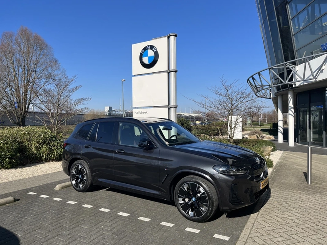 Afbeeldingslocatie: https://tweakers.net/i/OSVgkzIdGZD_7ektle3mAvfoRwA=/full-fit-in/4920x3264/filters:max_bytes(3145728):no_upscale():fill(white):strip_exif()/f/image/fJySleyIAbd2rBvobZT1ZJP9.webp?f=user_large