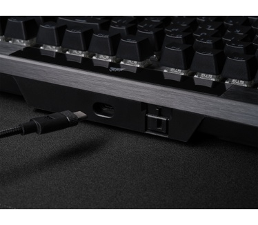 Corsair K70 RGB PRO