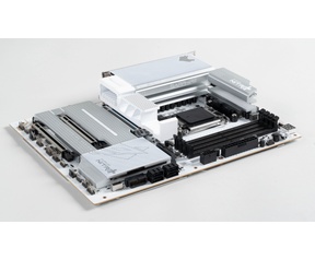 Sapphire Nitro+ X870EA PhantomLink Polar Edition