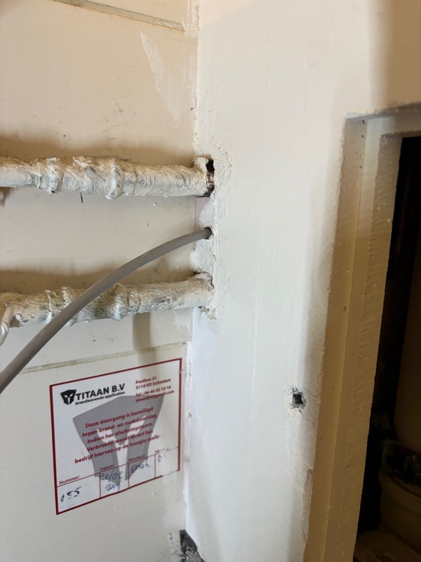 Afbeeldingslocatie: https://tweakers.net/i/OdHGXRe2ByFnnGYWpgZH5IMvkWs=/x800/filters:strip_icc():strip_exif()/f/image/TwCE4D0PuI3GS8l7efbDLt3t.jpg?f=fotoalbum_large