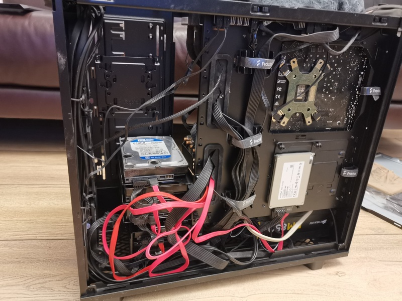 Afbeeldingslocatie: https://tweakers.net/i/OfQ8xt8UPJPu8-ZUoheiy-U2-mo=/800x/filters:strip_icc():strip_exif()/f/image/38cFR1NeBLnWoWhU4f0CtOcR.jpg?f=fotoalbum_large