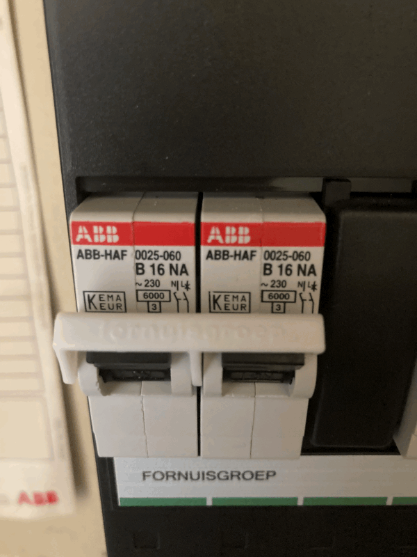 Afbeeldingslocatie: https://tweakers.net/i/OhF789em8qYw3YXHxK0ak_Z5rCw=/x800/filters:gifsicle():strip_exif()/f/image/hEpj2IDtXSouRjRwcNZs3KnC.gif?f=fotoalbum_large