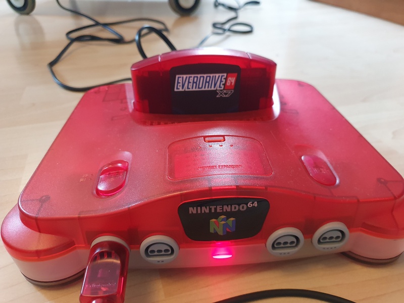 Afbeeldingslocatie: https://tweakers.net/i/OlVb_BdqV8iHF5aVSxNPODDLHOI=/800x/filters:strip_icc():strip_exif()/f/image/sD34svFhf9uhiAar1AICuawv.jpg?f=fotoalbum_large