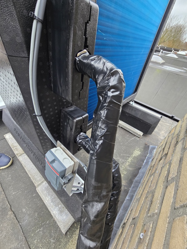 Afbeeldingslocatie: https://tweakers.net/i/Onw8Fcf4k6ioy1PMKxZXJEnQpCc=/x800/filters:strip_icc():strip_exif()/f/image/OHZx7ftgXuKfVKBizVIgVX9c.jpg?f=fotoalbum_large