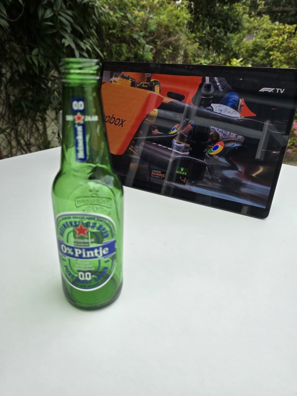 Afbeeldingslocatie: https://tweakers.net/i/OoMKP7r2GmT5hS3LD3HoxZNnQeM=/x800/filters:strip_icc():strip_exif()/f/image/o13WSwbAsC0W80c4MzeSDYSg.jpg?f=fotoalbum_large