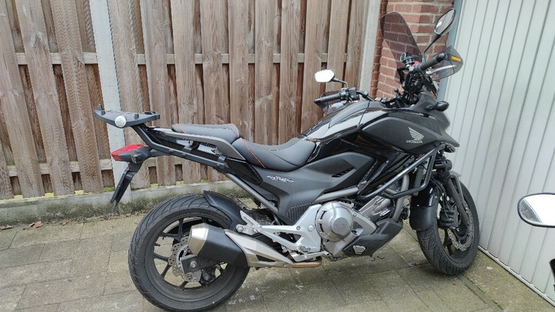 Afbeeldingslocatie: https://tweakers.net/i/OqODf9xRHtTSsLcTt95LEqgSHDM=/800x/filters:strip_icc():strip_exif()/f/image/Mla6r5TFHIOWCABHvCCE0mRj.jpg?f=fotoalbum_large