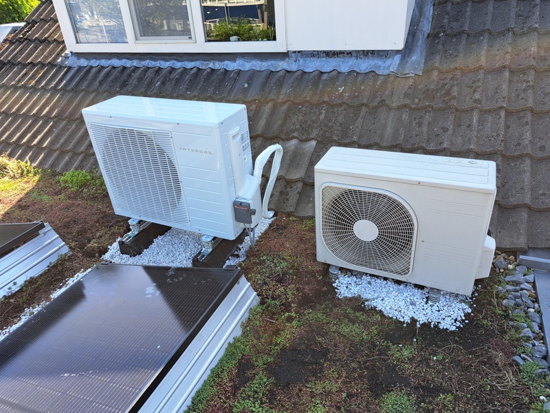 Afbeeldingslocatie: https://tweakers.net/i/OqyJQpWCqIApkt7zr2r0s4ZnwrI=/800x/filters:strip_icc():strip_exif()/f/image/kbBQ2qSCdv3aqNAhjFNX3Wv6.jpg?f=fotoalbum_large