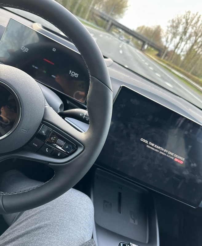 Afbeeldingslocatie: https://tweakers.net/i/OsNAlKRi6pjrHseGF6ySfs9EjvA=/x800/filters:strip_icc():strip_exif()/f/image/H7dr0KrJR5iUmHRcLYDy1uXE.jpg?f=fotoalbum_large