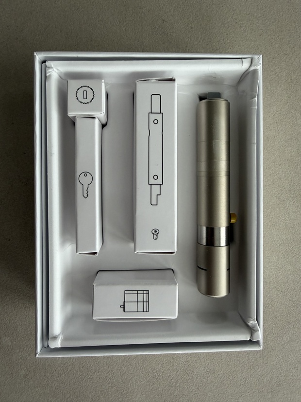 Afbeeldingslocatie: https://tweakers.net/i/OsYgsbkSBOhRF8vKrSLwbh9diCw=/620x/filters:strip_icc():strip_exif()/m/30465/1VpnjIJbOhwj7HQRuzPkrduEFl8LB97MZqJWZKtl6O9jQrKPMn.jpeg?f=620xauto