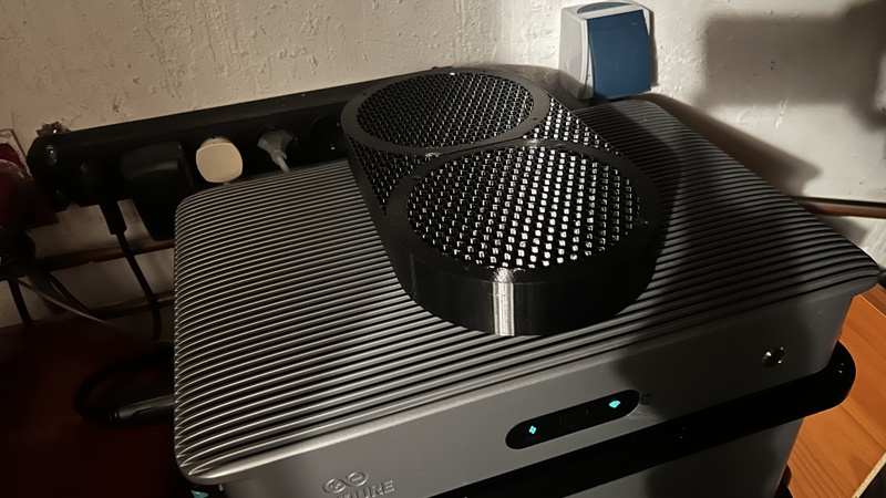 Afbeeldingslocatie: https://tweakers.net/i/OshfGDaJstu_ykzasfR1ZSWdN8c=/800x/filters:strip_icc():strip_exif()/f/image/re9OgIHVlJ0wUTSMVTbue8yi.jpg?f=fotoalbum_large