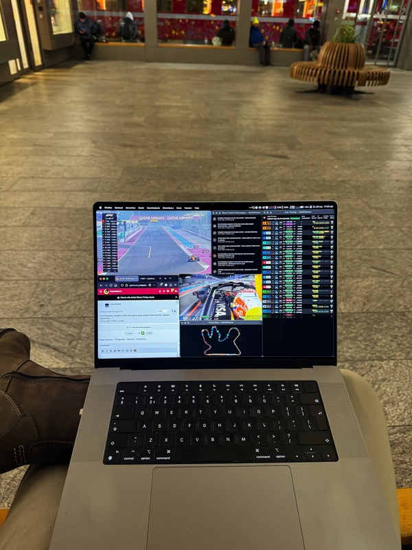 Afbeeldingslocatie: https://tweakers.net/i/OucwwNdMkfR76bVlOkNhOW7lSyc=/x800/filters:strip_icc():strip_exif()/f/image/dFEbWJIMFGMwVt0iEHm9jruT.jpg?f=fotoalbum_large