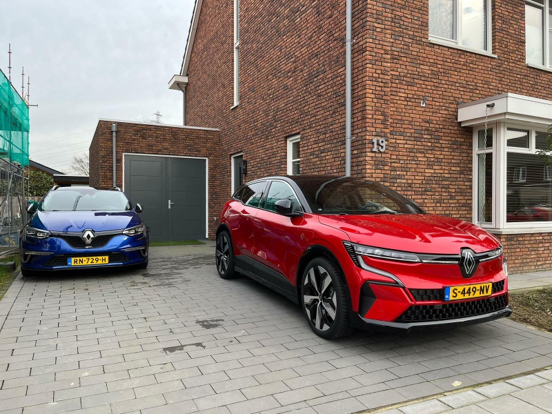 Afbeeldingslocatie: https://tweakers.net/i/Ovgf99lQqmAUwjrARim-TUrwBDM=/800x/filters:strip_icc():strip_exif()/f/image/JK7imfRRur2i93XDeUqV7yCI.jpg?f=fotoalbum_large