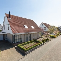 Afbeeldingslocatie: https://tweakers.net/i/OxJuwaKbQNC1gjumMGjOGS79yPU=/232x232/filters:strip_icc():strip_exif()/f/image/CBA5TiGsfgSuAlaFBrUCF4rh.jpg?f=fotoalbum_tile