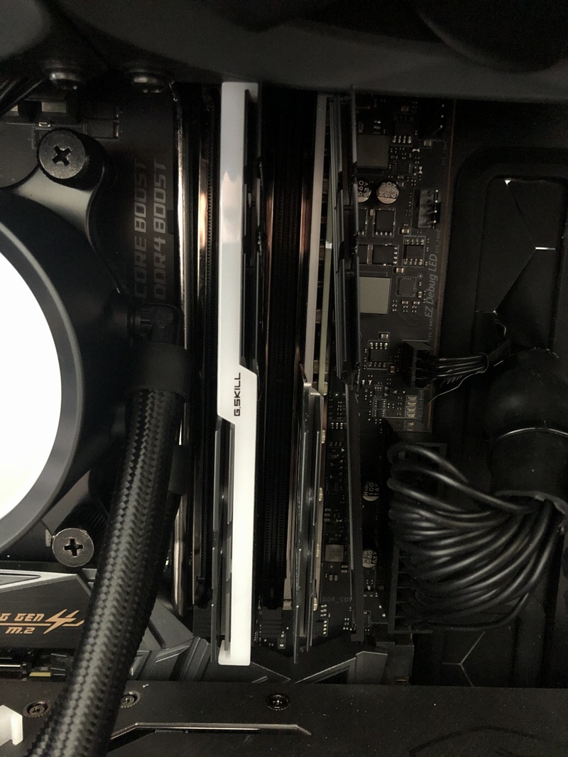 Afbeeldingslocatie: https://tweakers.net/i/OyUI1_8b7pJaAcKrCUx1eiZzeeM=/800x/filters:strip_icc():strip_exif()/f/image/Vpke2FfFXrfxsKIVlCfbFunq.jpg?f=fotoalbum_large