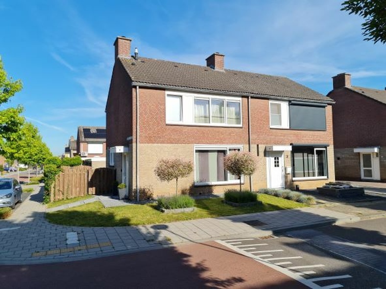 Afbeeldingslocatie: https://tweakers.net/i/P2xED6kPNE9GbTiUuJq_LhAknCM=/full-fit-in/4920x3264/filters:max_bytes(3145728):no_upscale():strip_icc():fill(white):strip_exif()/f/image/lILowi4vOM8p3x5xmvqISi70.jpg?f=user_large