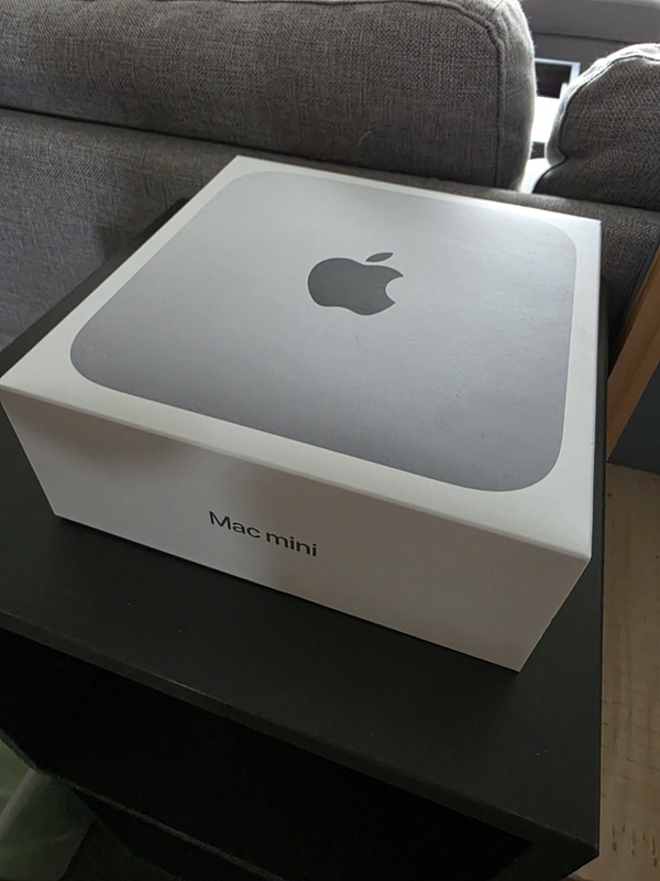 Apple Mac Mini 2023 M2 8 Core, 10‑core GPU, 8GB ram, 256GB ssd