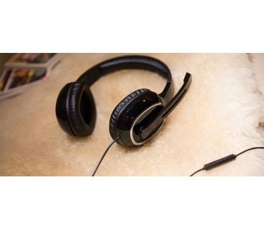 Edifier K815