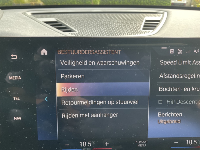 Afbeeldingslocatie: https://tweakers.net/i/P7sL7YlxrOX_ZLHwyhf_UN5zsmY=/800x/filters:strip_icc():strip_exif()/f/image/05V2lRW0xLbnpGClml8fidE7.jpg?f=fotoalbum_large