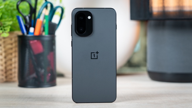 Het ontwerp van de OnePlus 15R.