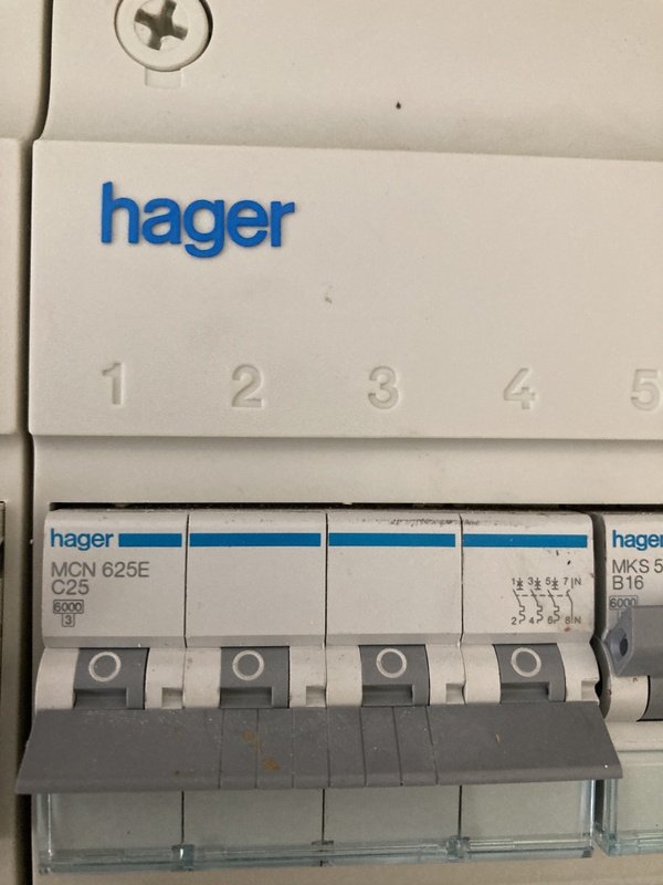 Afbeeldingslocatie: https://tweakers.net/i/PE8bxkexyaDEwkrfgg1ugyURrfo=/x800/filters:strip_icc():strip_exif()/f/image/vDxfDYiIa9sCFIJDXtZ5NW6u.jpg?f=fotoalbum_large