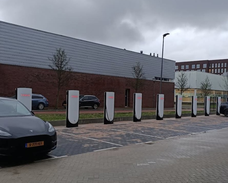 Afbeeldingslocatie: https://tweakers.net/i/PEW36jWo4vUlWllqtPo2J5Vnyhg=/800x/filters:strip_icc():strip_exif()/f/image/GkIm9kRNxlm5xC4VzMkK96cf.jpg?f=fotoalbum_large
