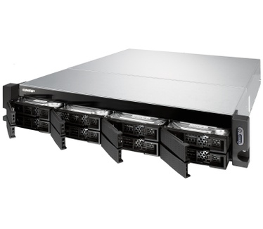 QNAP TS-832XU